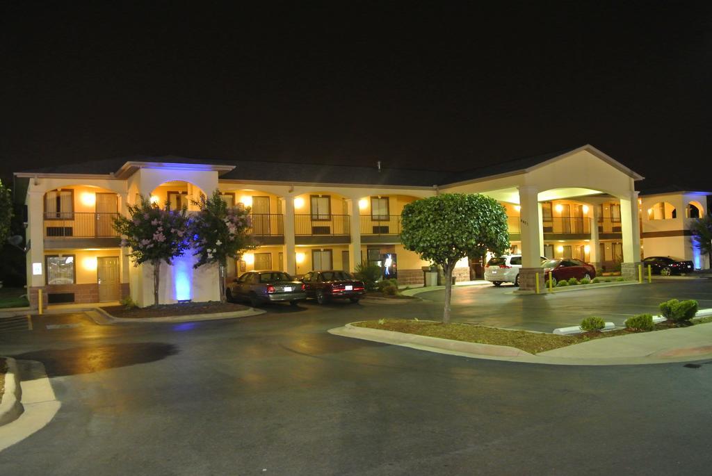 Americas Best Value Inn And Suites Little Rock Kültér fotó